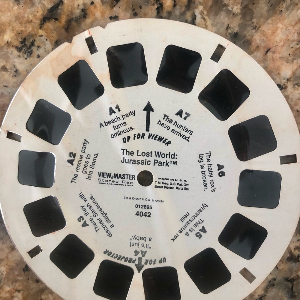 Red View-Master 3D Viewer - Picture 5 of 5